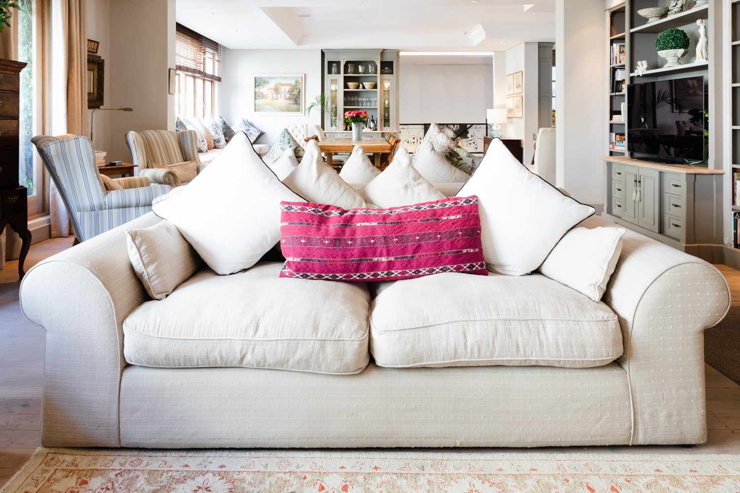 why-reupholster-old-sofa-guide
